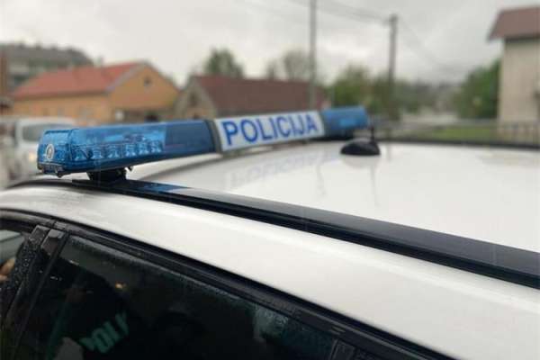 PU ZADARSKA U Bilišanima sletio autobus koji je prevozio učenike, tri osobe ozlijeđene