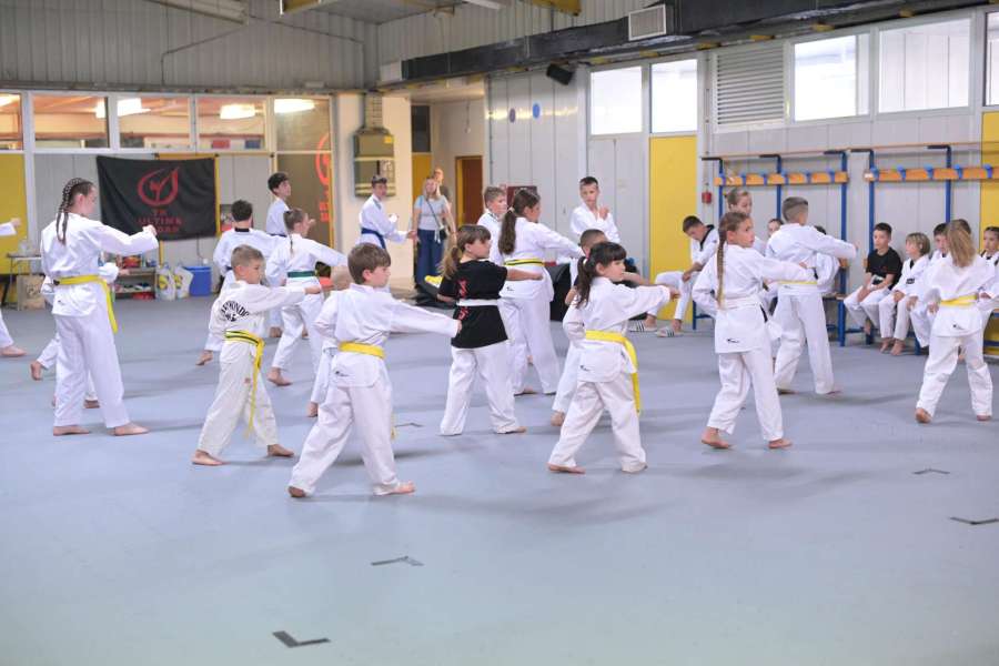 Svečano polaganje za više učeničke pojaseve u Taekwondo klubu Ultima
