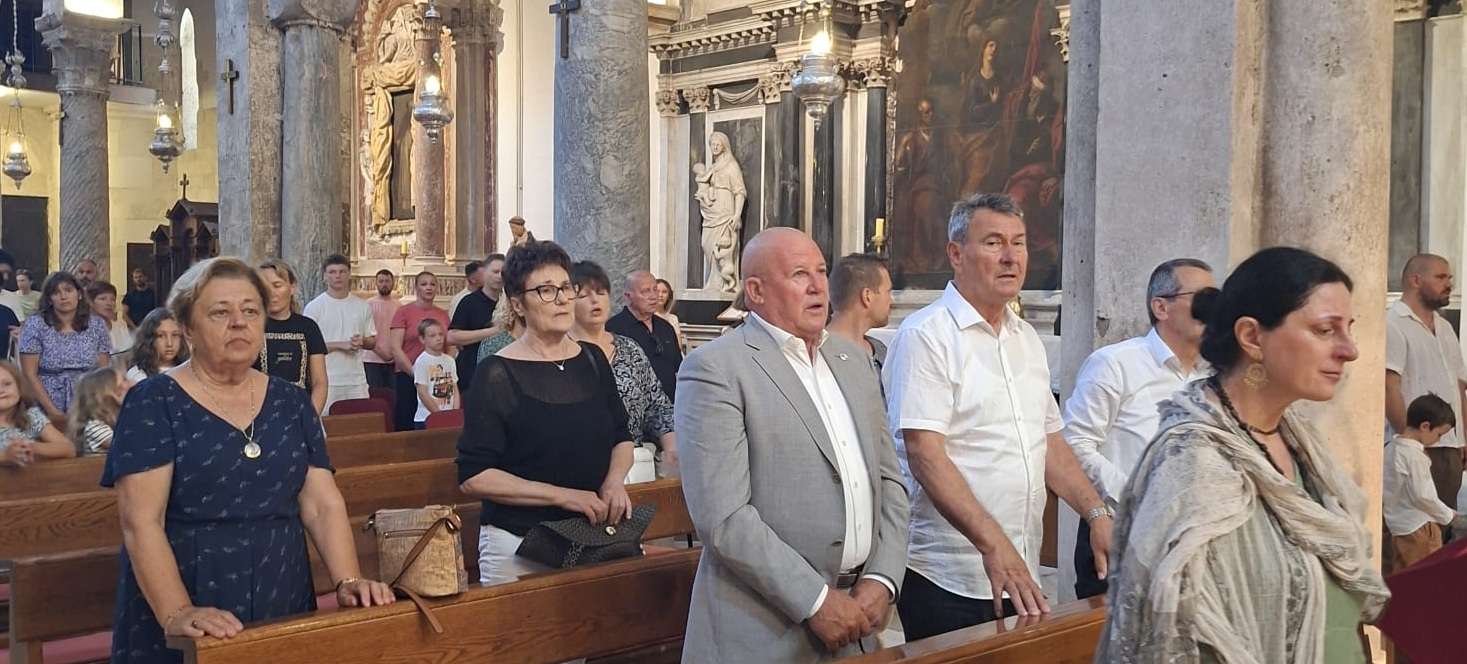 U KATEDRALI SV. STOŠIJE Misom za sve poginule branitelje zaključeno obilježavanje 35. obljetnice 112. brigade HV