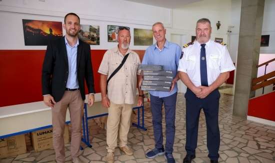 Zadarskim otočnim DVD-ovima dodijeljeni reflektori za noćne intervencije