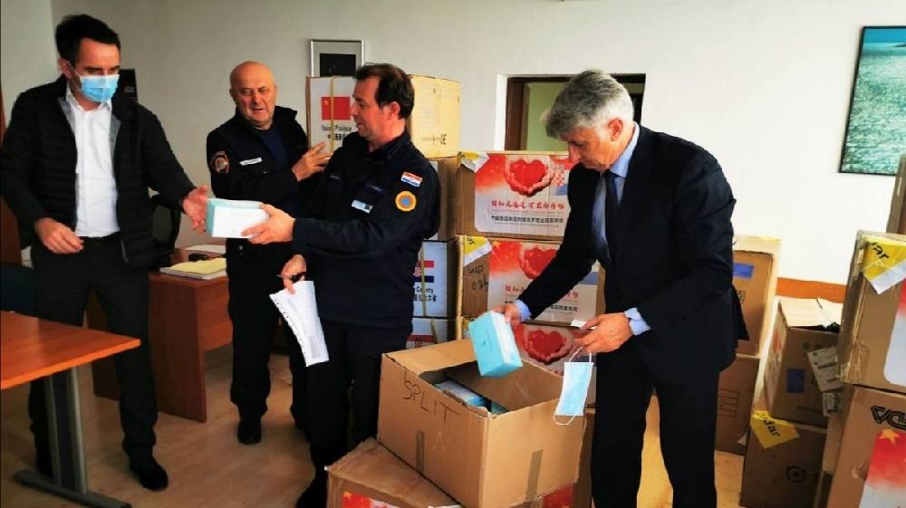 STIGLA DONACIJA IZ KINE Oprema proslijeđena zdravstvu i domovima