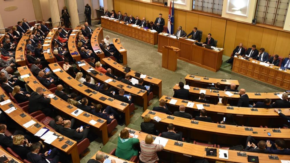 Izbori: Prijepodne glasovala gotovo četvrtina birača