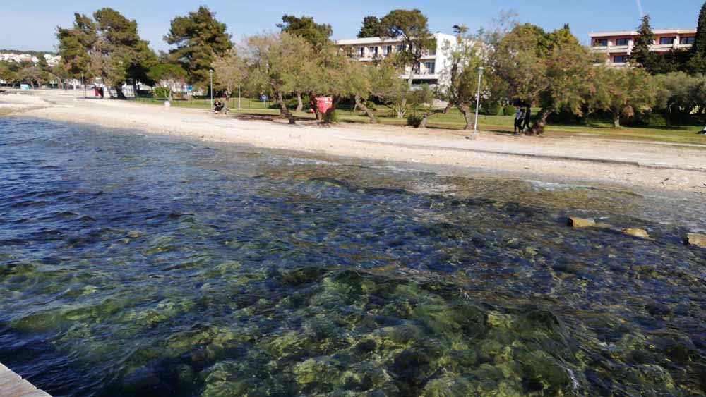 HDZ uzvraća Zubčiću: "Lažni spinovi stranke opasnih neznalica. SDP je kriv za ograđivanje plaža"