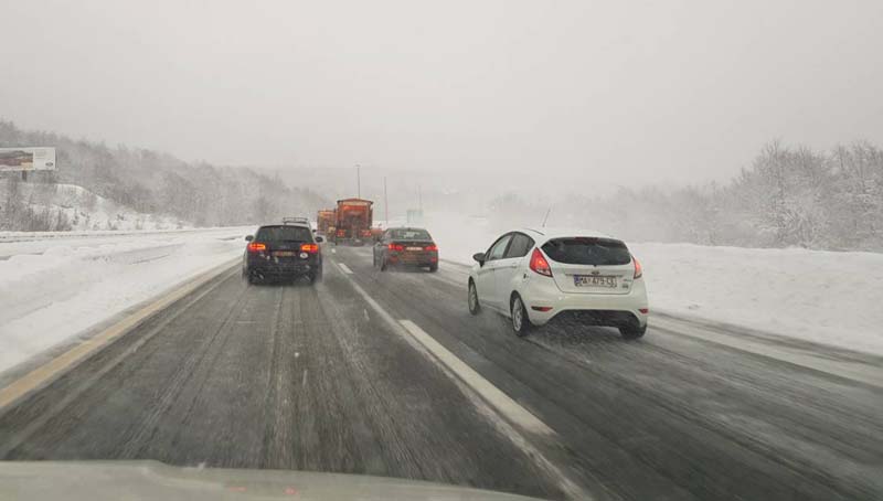 Snijeg i vjetar u dijelu zemlje, upaljen crveni meteoalarm