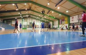 Prva gostujuća pobjeda RK Zadar 1954. Slavlje u Crikvenici.