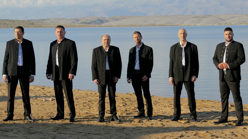 NOVA ROMANTIČNA PJESMA Klapa Puntamika predstavila pjesmu "Romantični vojnik"