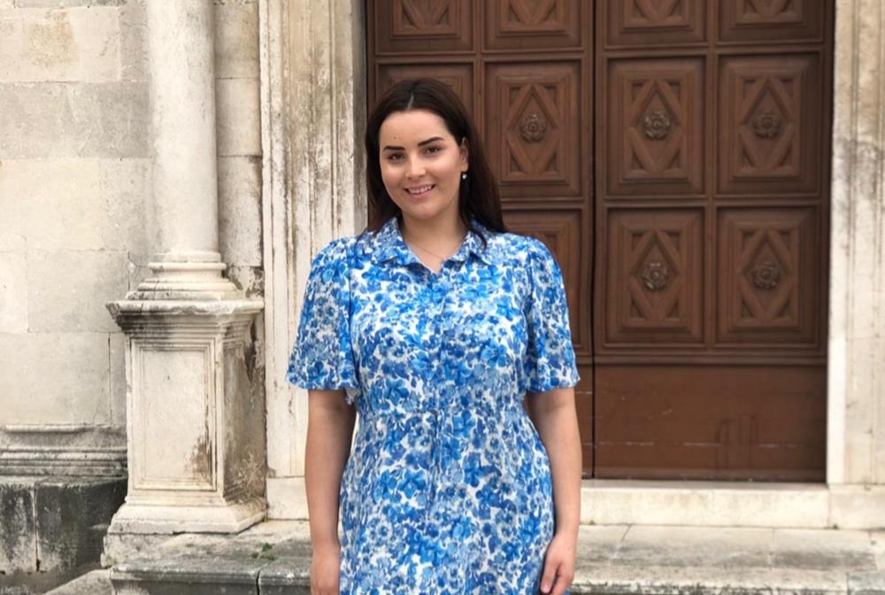 ANĐELA GAŠI ČLANICA SVJETSKOG SAVEZA MLADIH  „Savez mi je pomogao da učvrstim svoje mišljenje i stajališta o mnogim temama“. Prijavite se i vi na edukaciju za Svjetski savez mladih…