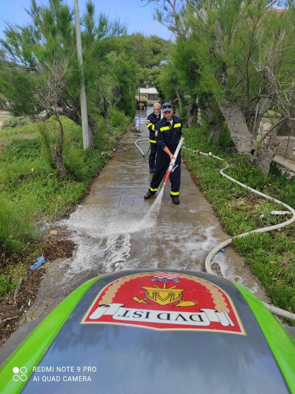 PLIMNI VAL NA ISTU: MJEŠTANI SPREMNO I USPJEŠNO REAGIRALI
