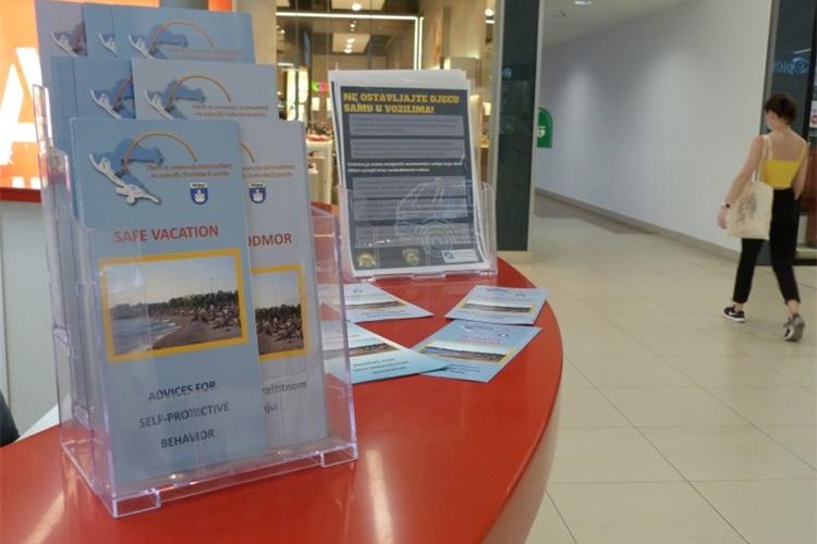 Policajci educirali građane o samozaštitnom ponašanju
