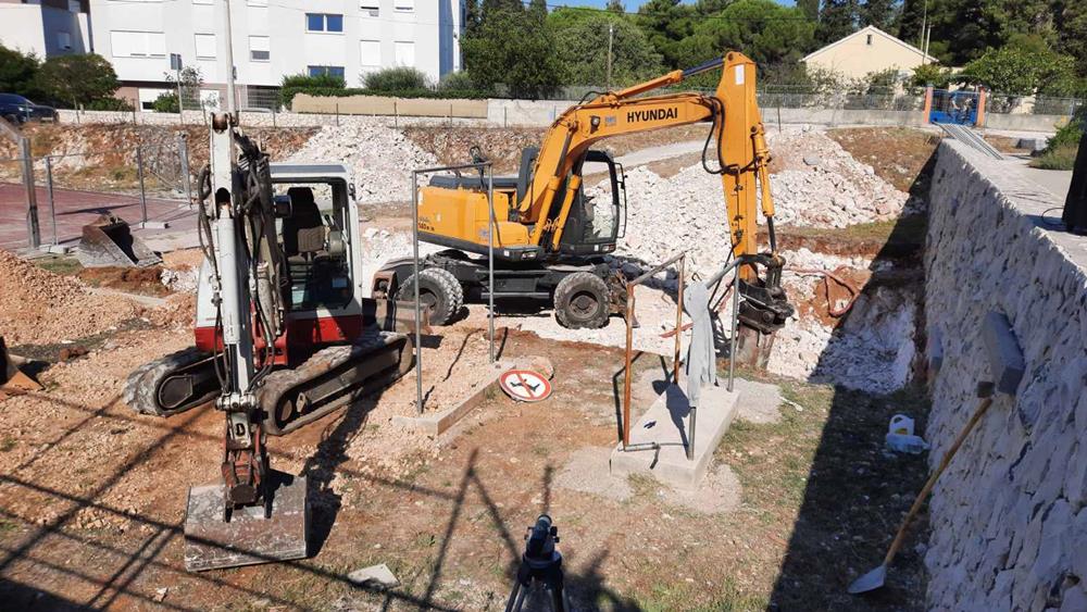POČELI RADOVI NA AUTOMEHATRONIČARSKOJ RADIONICI SŠ VICE VLATKOVIĆ Površina je 300 m2, imat će radionice za servisiranje motornih vozila i učionice, te kabinet za automehatroniku i robotiku