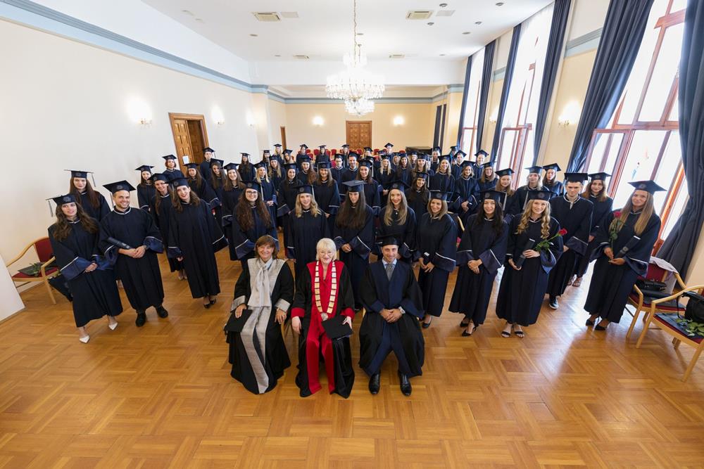 SVEČANA PROMOCIJA MAGISTRICA I MAGISTARA NA SVEUČILIŠTU U ZADRU Vican: Obrazovani ljudi se lakše štite od laži i rjeđe podliježu lažnim autoritetima