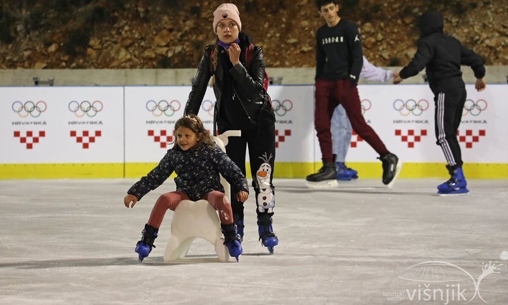 "ZIMSKI PARK" Ove godine na Višnjiku šator s bogatim programom za najmlađe te 1600 kvadrata leda za klizanje i "tubing"