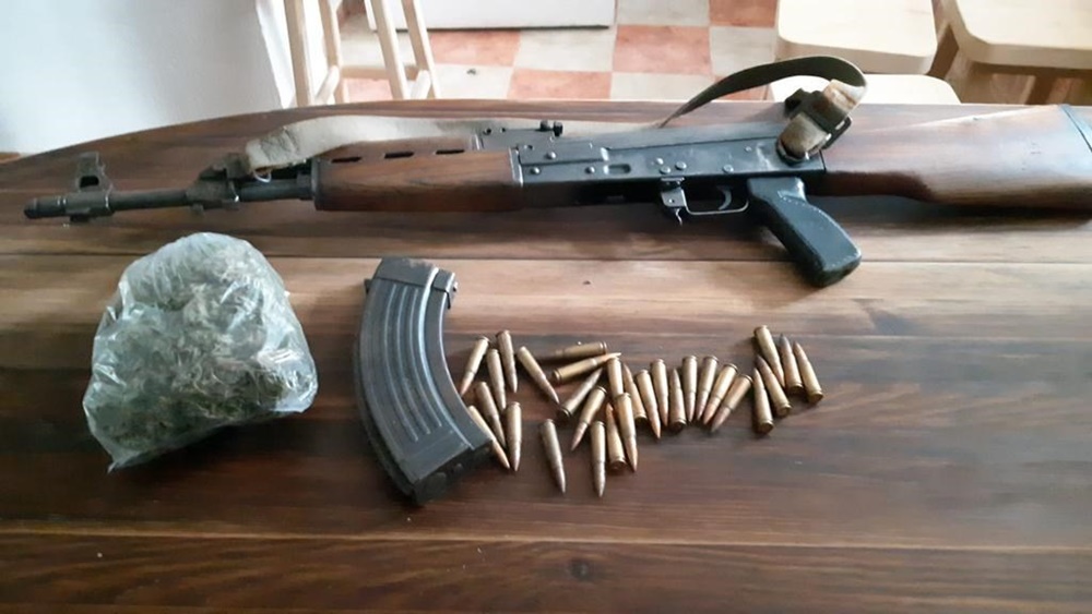 POLICIJA OBJAVILA SPEKTAKULARNU SNIMKU UHIĆENJA Kazneno prijavljeno više osoba koje su postavljale eksplozivne naprave po Zagrebu, naručivale ubojstva...