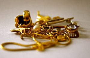 KRAĐA Nepoznati lopov u Viru iz obiteljske kuće “pokupio” novac i zlatni nakit