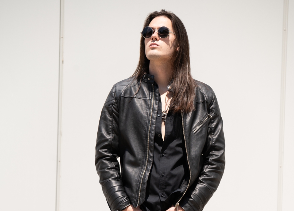 Dino Jelusić, uoči velike svjetske turneje s legendarnim bendom Whitesnake, predstavlja novi samostalni singl''Ti to dobro znaš"