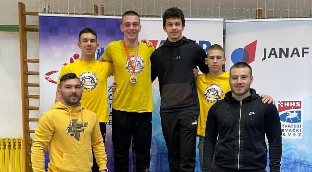 HRVAČKI KLUB ZADAR Roko Strika kadetski prvak Hrvatske u kategoriji do 92 kilograma