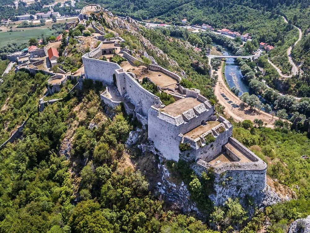 Iz Knina pozivaju na događanje“ 01.svibnja, 30. travnja na Kninskoj tvrđavi ”