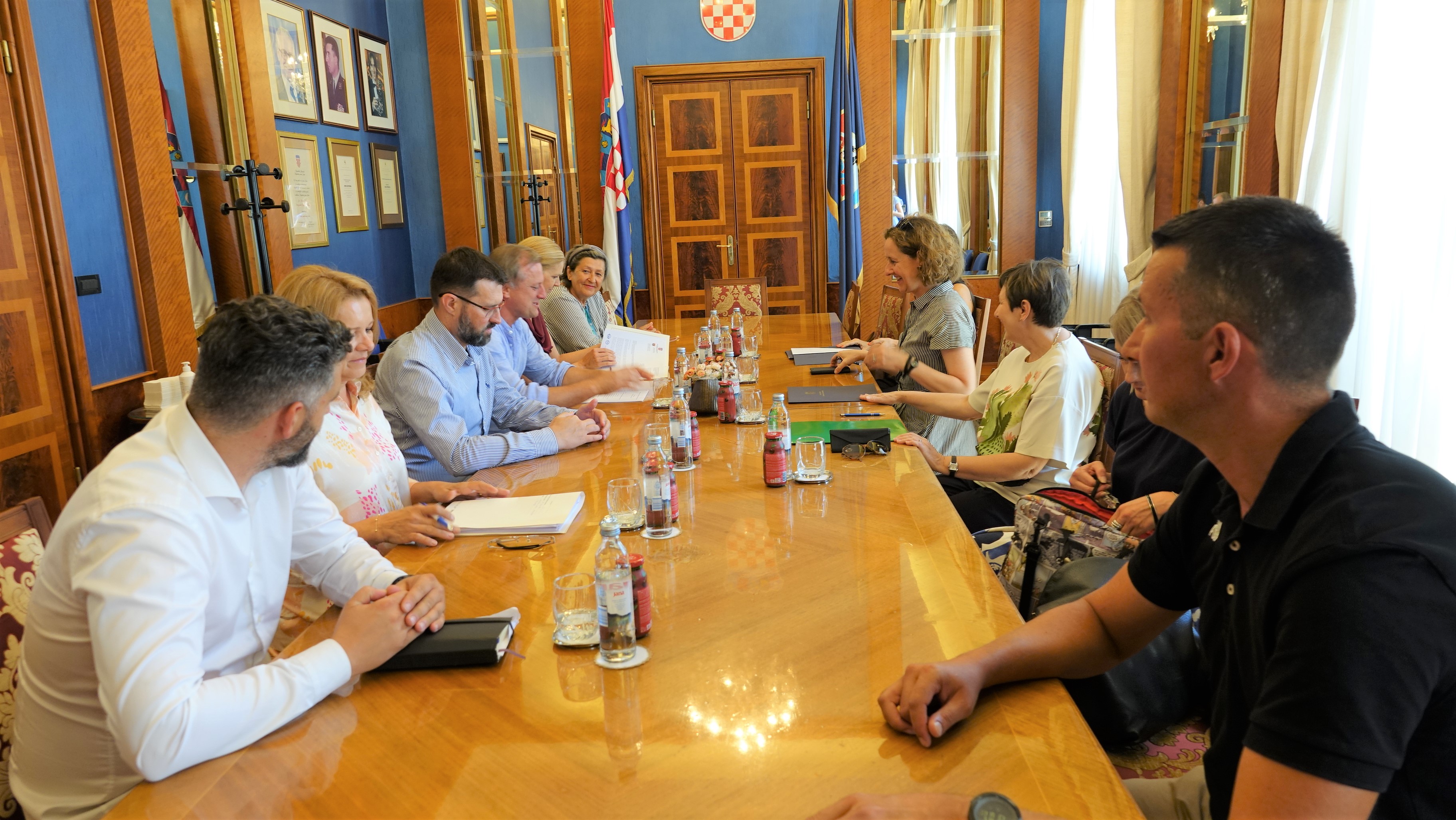 Ministrica Obuljen Koržinek u Zadru razgovarala o Muzeja grada Zadra, razvoja Znanstvene knjižnice Zadar i novih ulaganja u zbirku SICU-a...