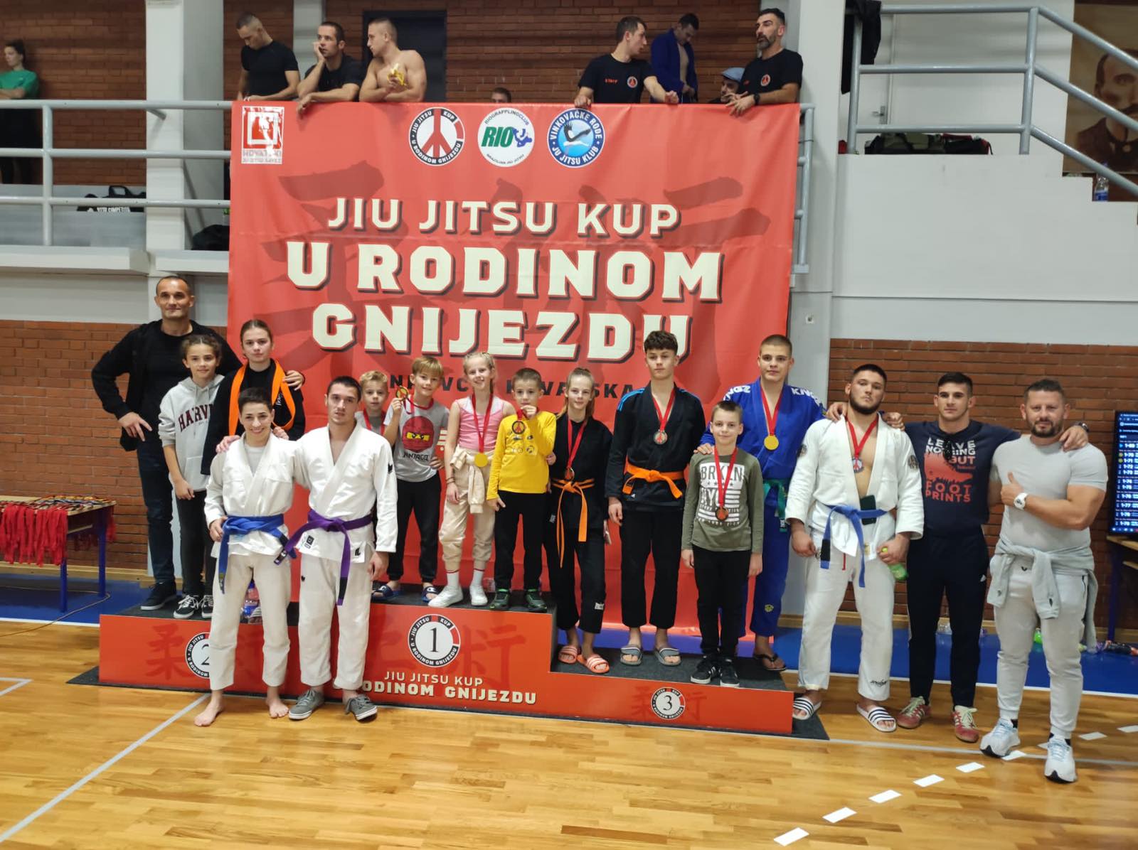 Ju-jitsu klub Zadar pobrao 14 medalja u Vinkovcima!