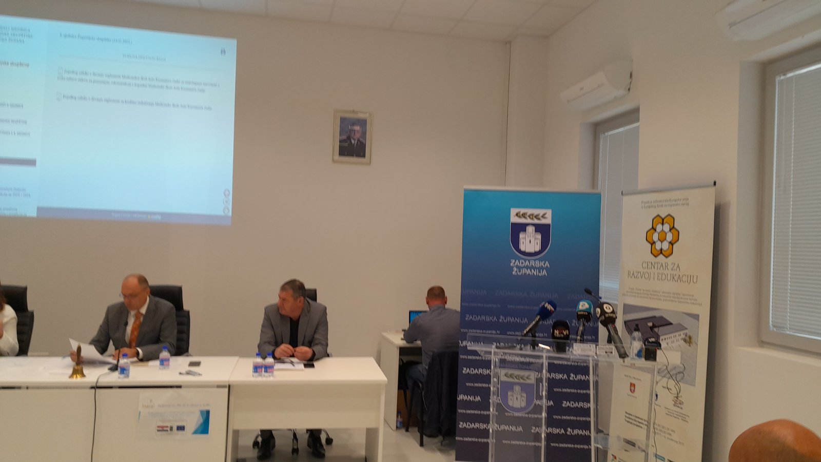 ŽUPANIJSKA SKUPŠTINA Izglasan rebalans proračuna; Mišković: “Jedini razlog što je sazvana sjednica je taj što sad imate ručicu koja je posljednji put nedostajala za prihvaćanje rebalansa”