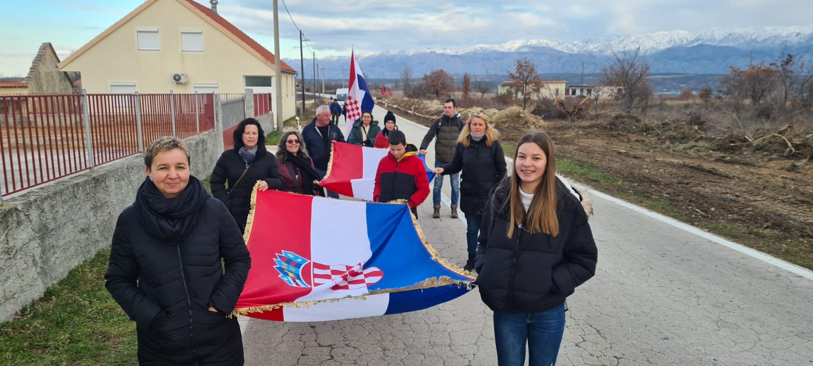 "KORACIMA NADE U ISTINU" Molitvena  hodnja od Zelenog Hrasta do Pridrage povodom 30. obljetnice VRO Maslenica