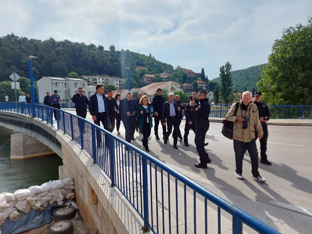 Božinović u Obrovcu: "U Hrvatskoj nemamo niti jednu žrtvu poplava, to je posljedica dobre organizacije sustava"