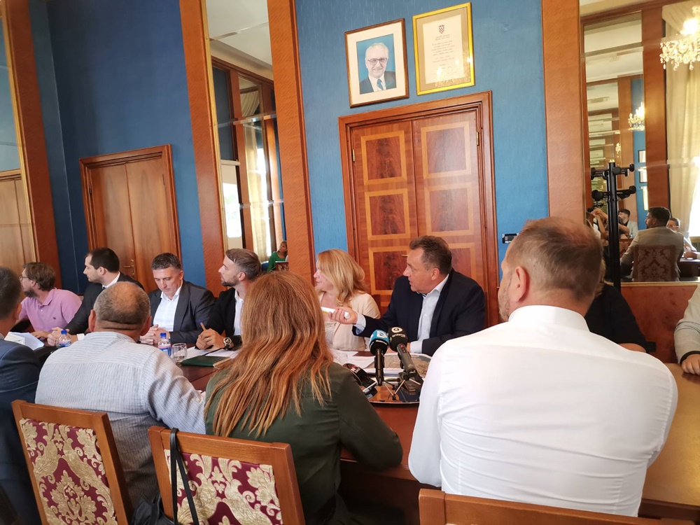 KOLEGIJ GRADONAČELNIKA Dukić: "Radimo na tome da broj neupisane djece bude što manji. Svjesni smo da je i jedno neupisano dijete previše"