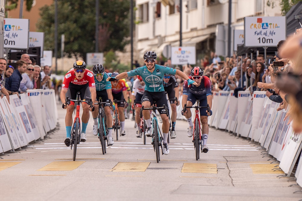 Druga etapa utrke CRO Race starta 1. listopada u Biogradu na Moru, a završava u Novalji