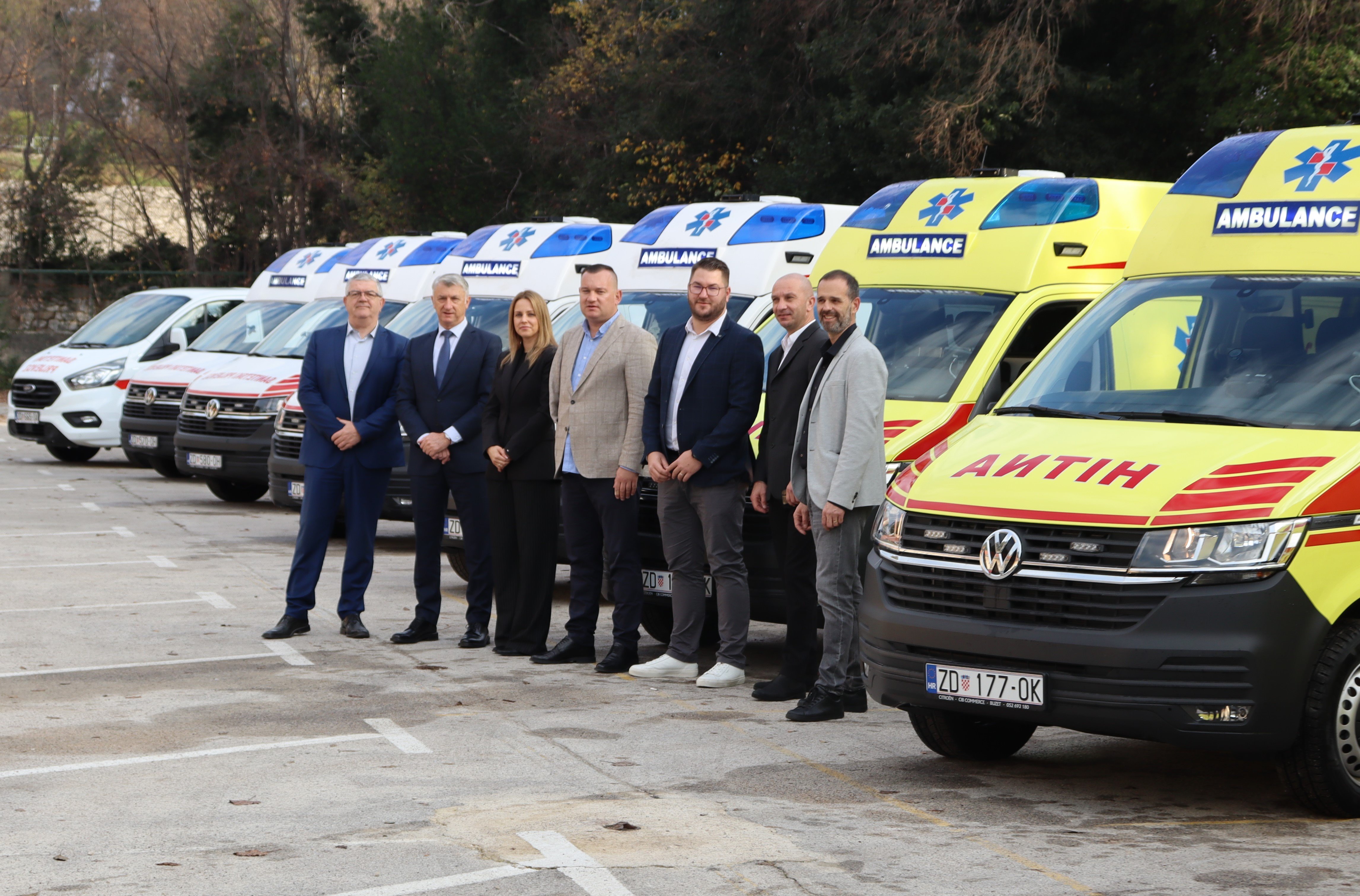Obnova voznog parka: Zavodu za hitnu medicinu pristiglo osam novih vozila za hitnu i sanitet