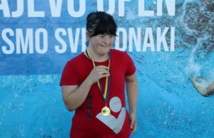 ZLATNA LUCIJA MIJOLOVIĆ U SARAJEVU  Paraplivači i početnici Pk Zadar uspješno završili plivačku sezonu