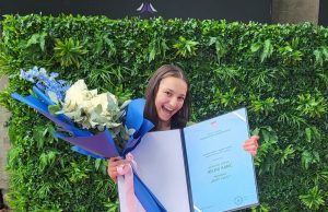 Heleni Karić učenici Obrtničke škole Gojka Matuline Zadar dodijeljena nagrada „Šegrt Hlapić“ za najbolju učenicu