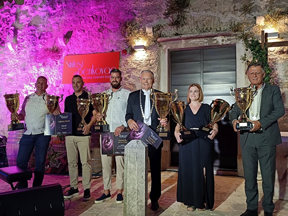 Proglašeni šampioni Vinfesta Benkovac