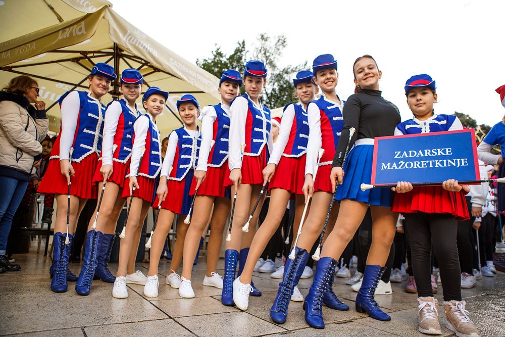 Zadar u ritmu mažoret plesa: blagdanska smotra na Adventu