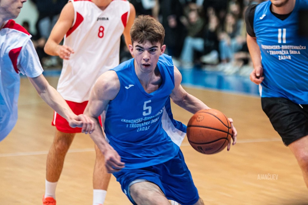 VELIKA NOVOST NA UPISIMA U SREDNJE ŠKOLE U ZADRU Ekonomska škola  upisuje jedan razred opće gimnazije odjeljenje za sportaše