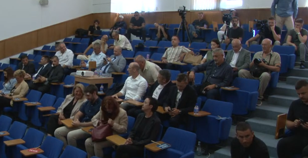 KONSTITUIRANO GRADSKO VIJEĆE Za predsjednika izabran Ivica Žuvela, potpredsjednici Jurica Vučetić i Erol Gaši