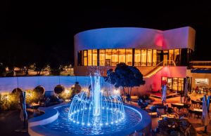 Organizirajte nezaboravan božićni domjenak uz more