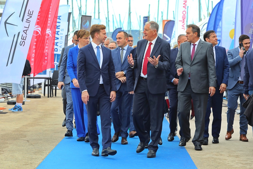 OTVOREN 27. BIOGRAD BOAT SHOW Više od 400 izlagača i 500 novih plovila do 24 metra
