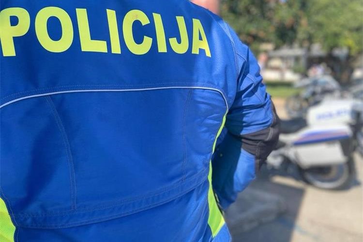 Vozio prije položenog vozačkog ispita, nije koristio sigurnosni pojas, vozilu istekla prometna dozvola, kažnjen s 2370 eura