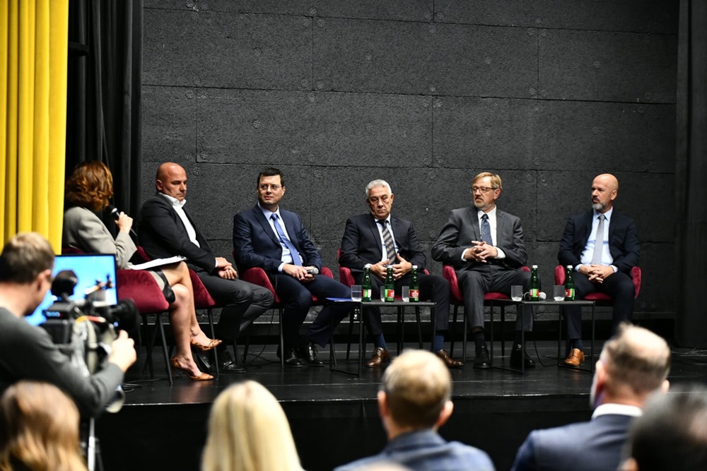 NOVI INFRASTRUKTURNI ZAMAH U ZADARSKOJ ŽUPANIJI Potpisan sporazum o razvoju željezničke mreže