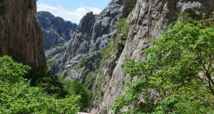 IZLET U NP PAKLENICA PD Paklenica organizira izlet za osobe s invaliditetom poučnom stazom Pjeskarica do Podzemnog grada