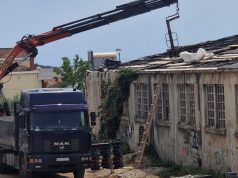 Započelo uklanjanje azbestnih ploča s objekta buduće OŠ Crvene kuće